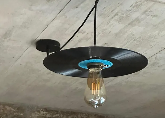 Backstage, Stylische Mit Whirlpool Appartement