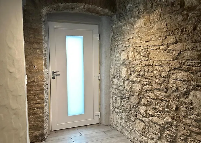 Backstage, Stylische Mit Whirlpool *